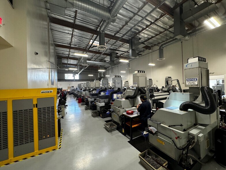 More Photos Of 3050 E Hillcrest Dr, Westlake Village Light Manufacturing For Sale