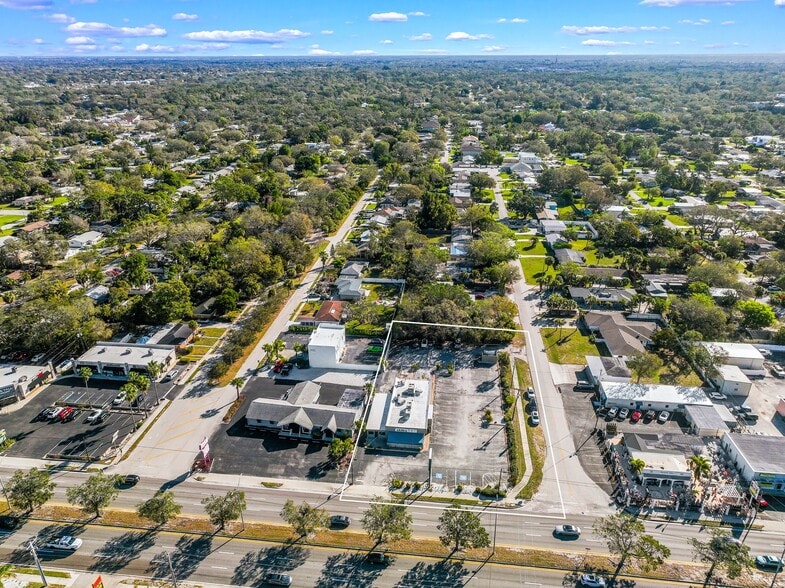 More Photos Of 4413 S Tamiami Trl, Sarasota Restaurant For Sale