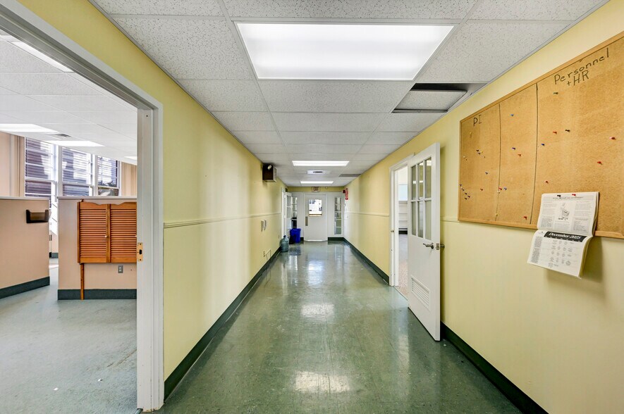 More Photos Of 301 Delaware Ave, Olyphant Office For Sale