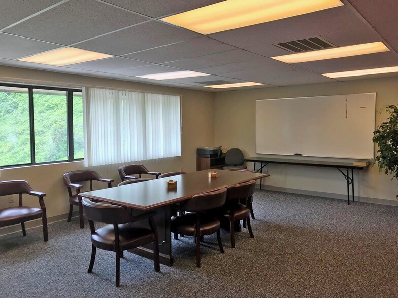 More Photos Of 6515 Clinton Hwy, Knoxville Office For Lease