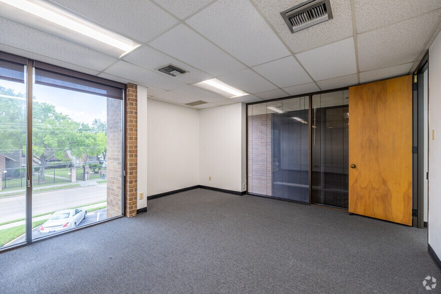 More Photos Of 6720 Sands Point Dr, Houston Office For Lease
