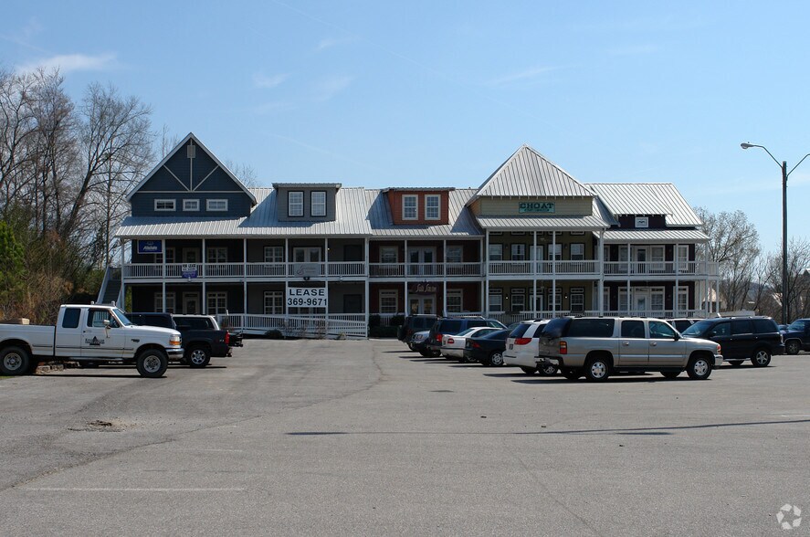 More Photos Of 911 Creekside Ct, Helena Storefront Retail Residential For Sale