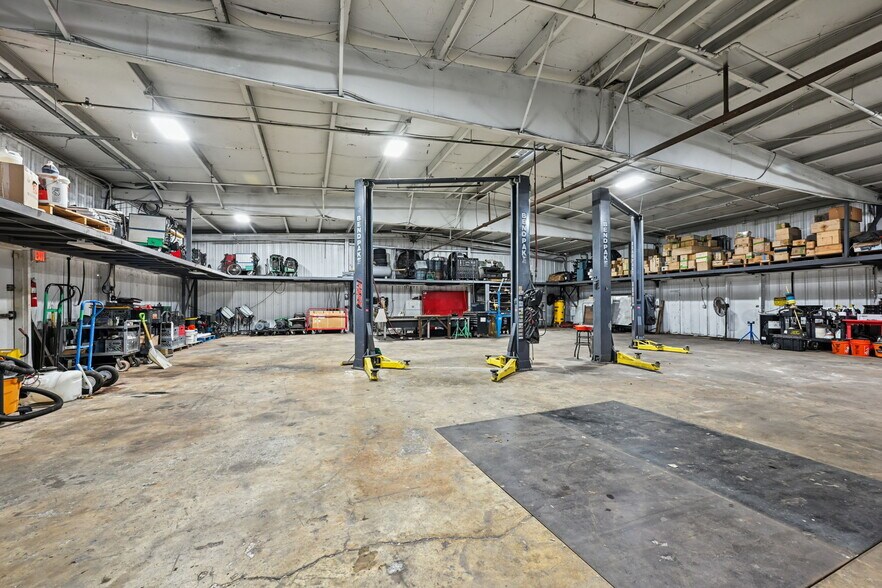 More Photos Of 4632 Pontchartrain Dr, Slidell Flex For Sale