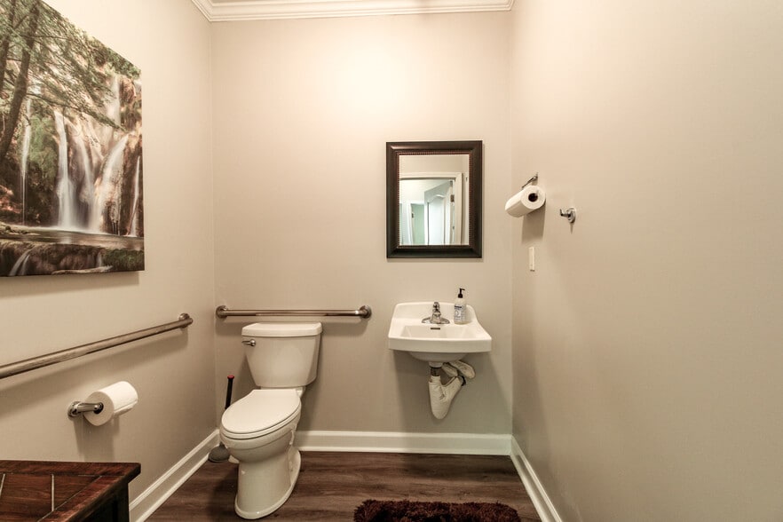 More Photos Of 3459 Acworth Due West Rd, Acworth Office For Sale