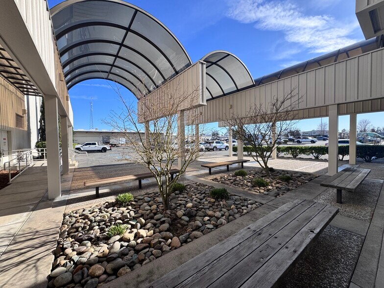 More Photos Of 4300-4356 Caterpillar Rd, Redding Manufacturing For Sale