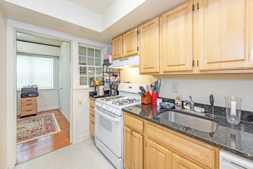 More Photos Of 7806-7820 Tilbury St, Bethesda Apartments For Sale