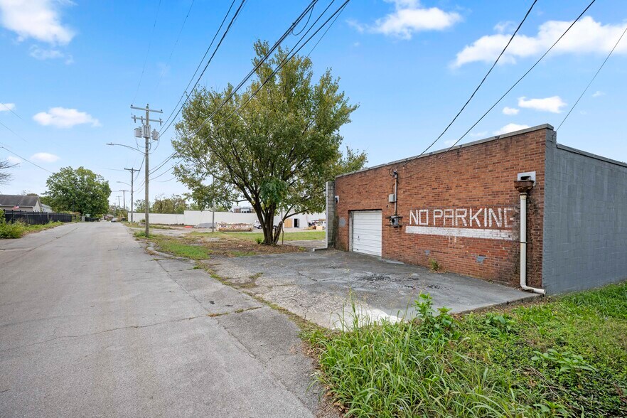 More Photos Of 507 E 3rd St, Lexington Warehouse For Sale