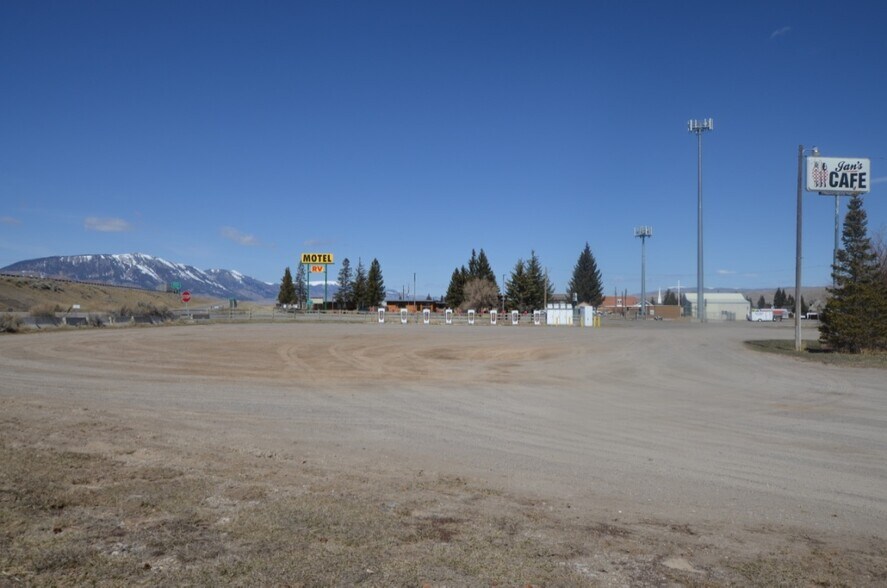 More Photos Of 108 Bailey St, Lima Restaurant For Sale