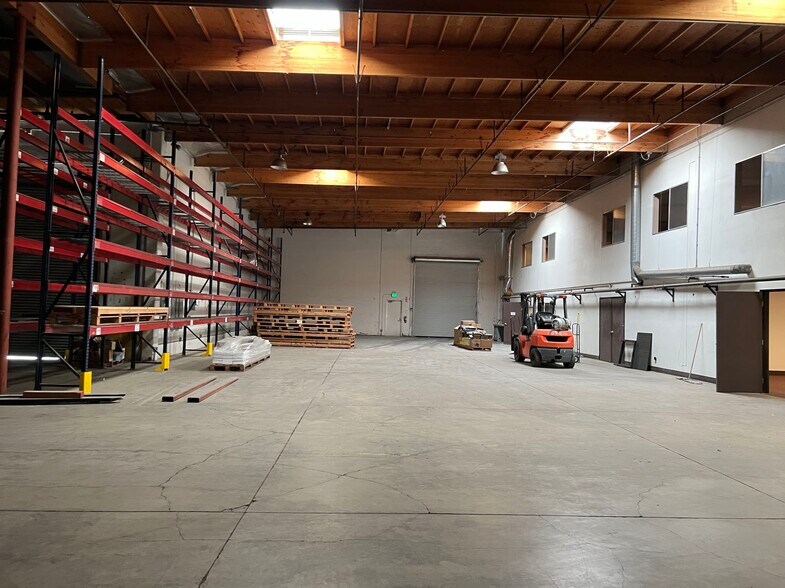 More Photos Of 1461 S Balboa Ave, Ontario Warehouse For Lease