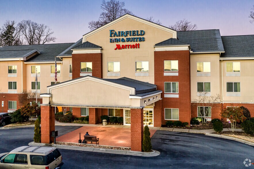 More Photos Of 920 Executive Way, Asheboro Hotel For Sale