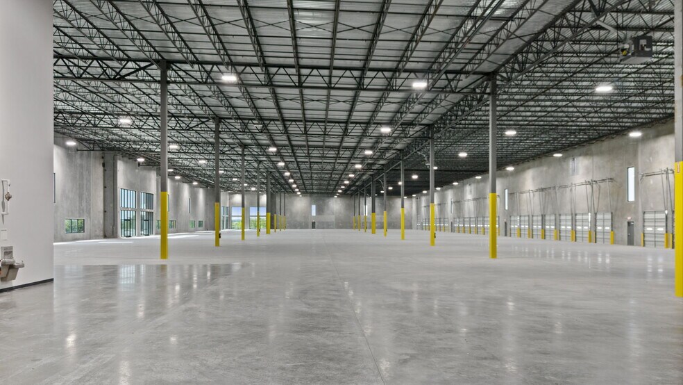 More Photos Of 11708 McAngus Rd, Del Valle Unknown For Lease