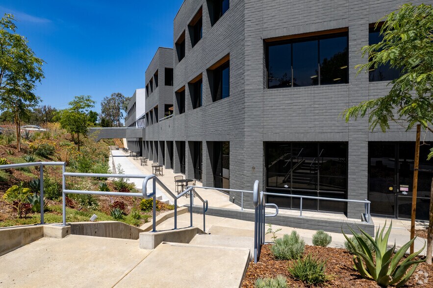 More Photos Of 30851 Agoura Rd, Agoura Hills Loft Creative Space For Lease