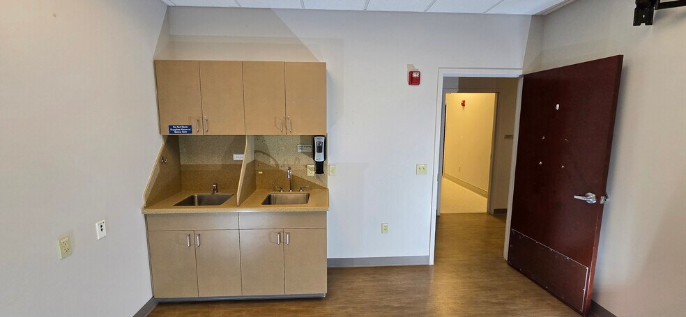 More Photos Of 3605 Ranch Dr, Prescott Medical For Lease