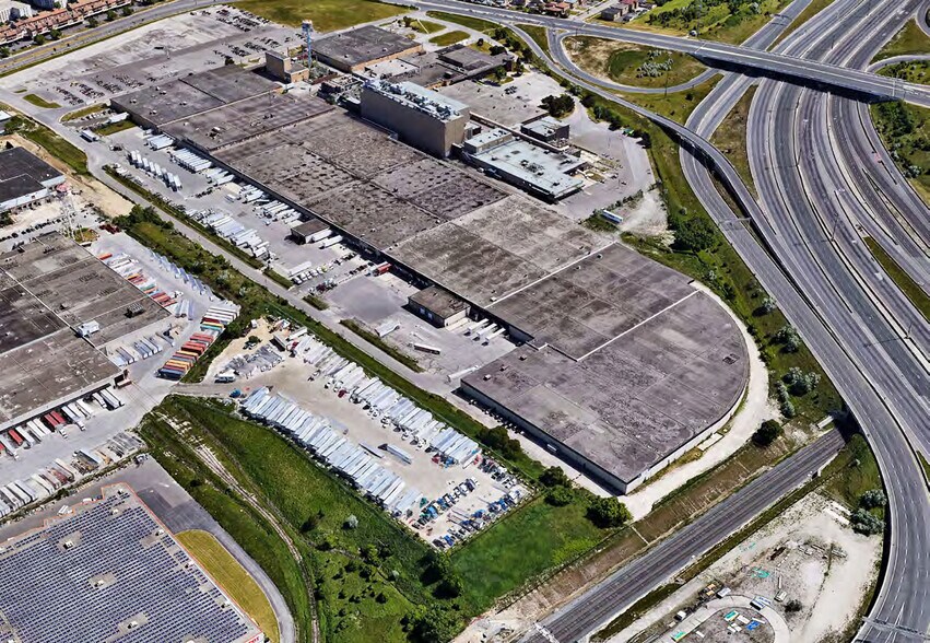 More Photos Of 2200 Islington Ave, Toronto Distribution For Lease