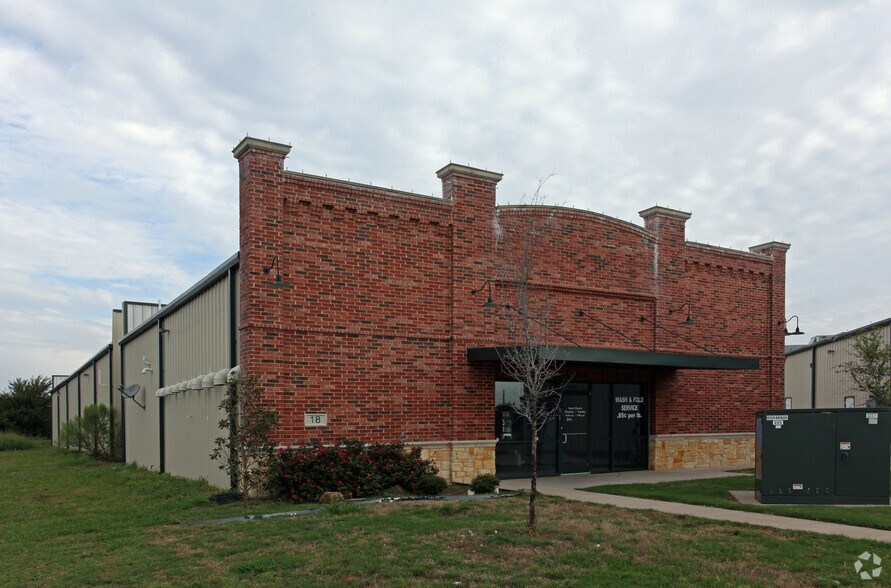 Primary Photo Of 205 S Main St, Red Oak Freestanding For Lease