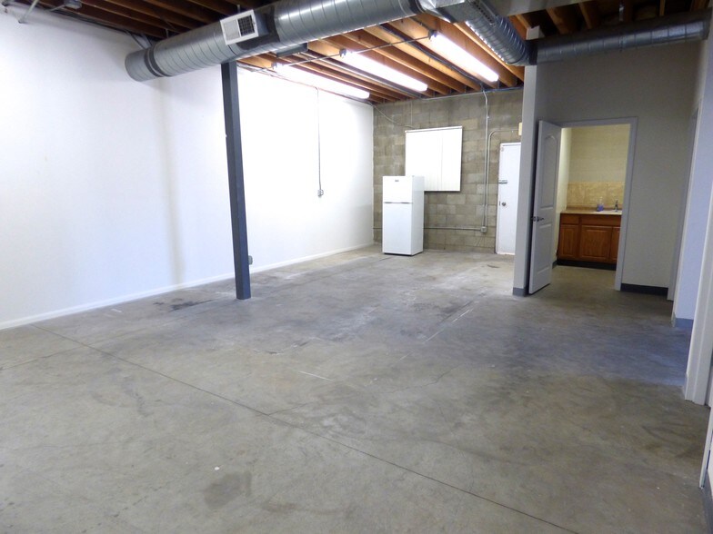 More Photos Of 3608 Griffith Ave, Los Angeles Light Manufacturing For Lease