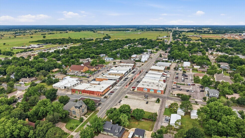 More Photos Of 130 E Main St, Whitesboro Loft Creative Space For Sale