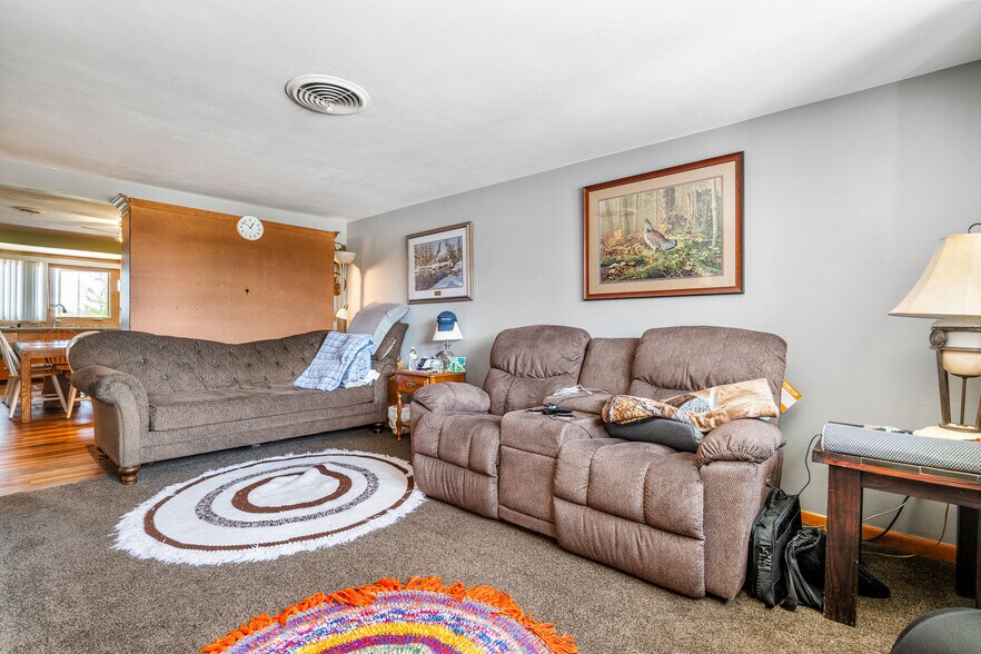 More Photos Of N2698 Highway 57, New Holstein Sports And Entertainment For Sale