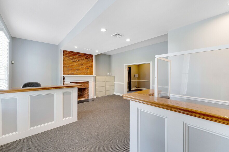 More Photos Of 201-203 Loudoun St SW, Leesburg Office Residential For Lease