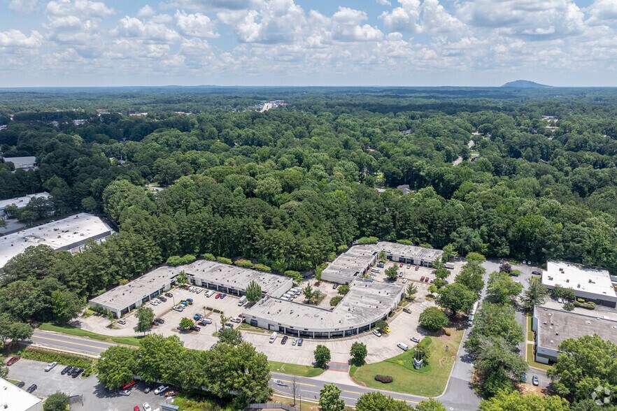 More Photos Of 6500 McDonough Dr, Norcross Showroom For Lease
