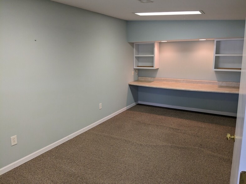 More Photos Of 5025 Old York Rd, Rock Hill Distribution For Lease
