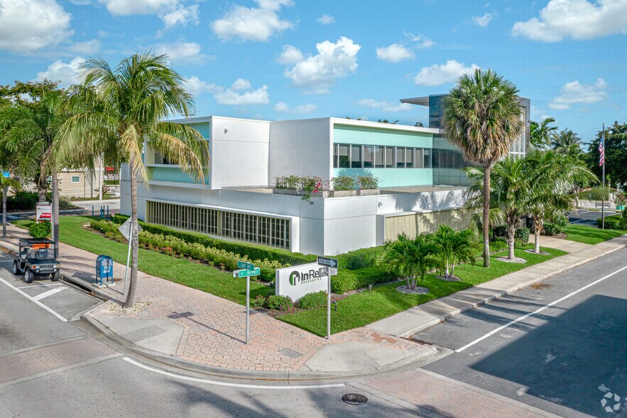 More Photos Of 200 Lake Ave, Lake Worth Loft Creative Space For Lease