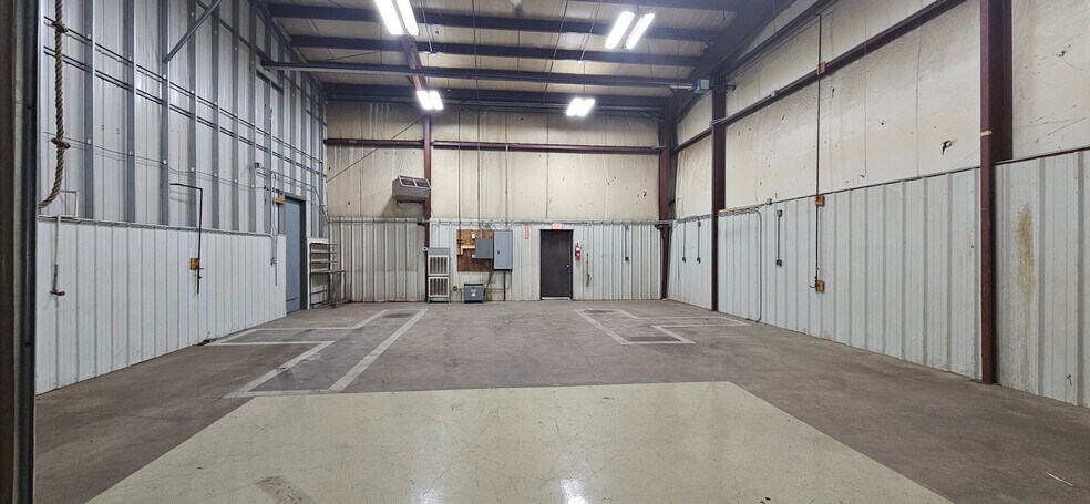 More Photos Of 3132 Louis Ave, Eau Claire Warehouse For Lease