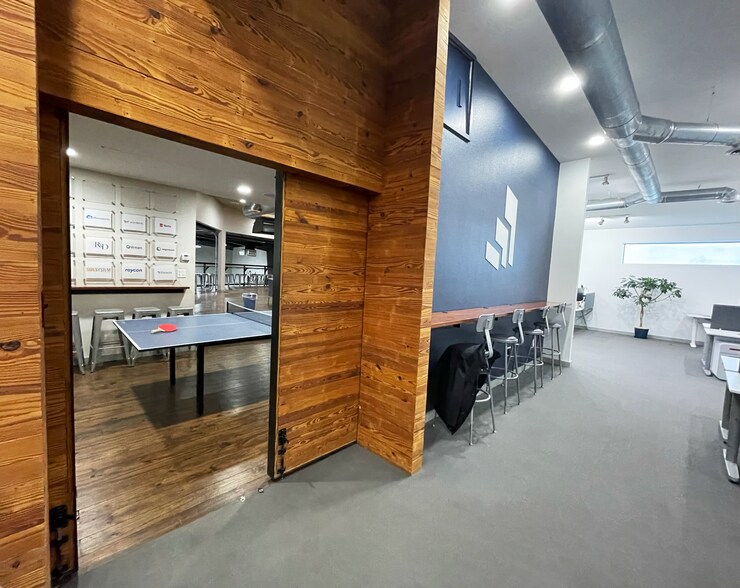 More Photos Of 3700 Thompson St, Austin Loft Creative Space For Lease