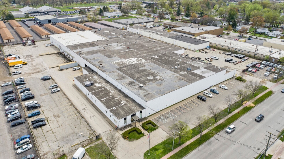More Photos Of 2727 S Beech Daly Rd, Dearborn Heights Warehouse For Lease
