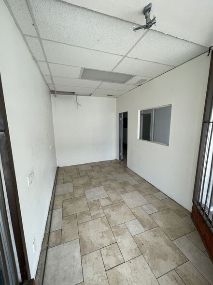 More Photos Of 6450 Bellingham Ave, North Hollywood Storefront Retail Office For Lease