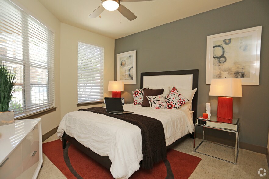 More Photos Of 744 Brick Row, Richardson Apartments For Lease