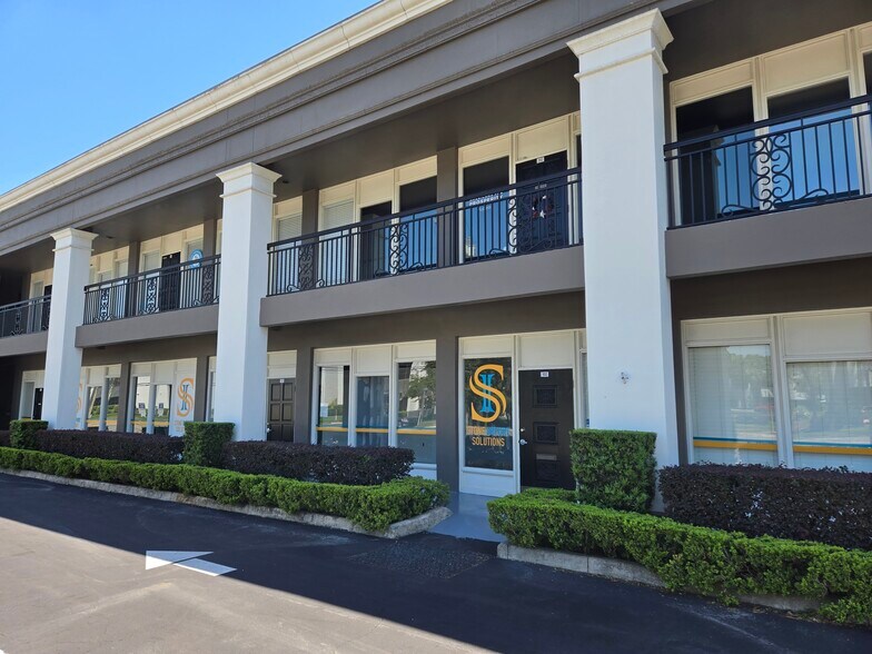 More Photos Of 2250 Lee Rd, Winter Park Office For Lease