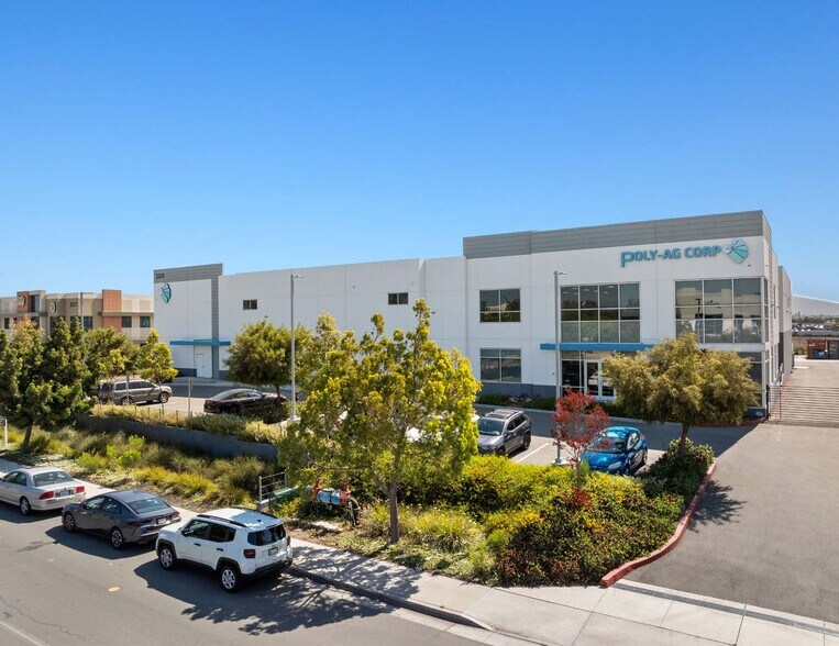 More Photos Of 2335 Siempre Viva Ct, San Diego Warehouse For Lease