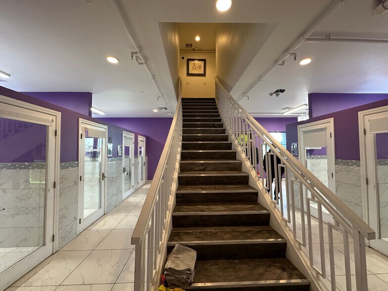 More Photos Of 6188 S Sandhill Rd, Las Vegas Veterinarian Kennel For Sale