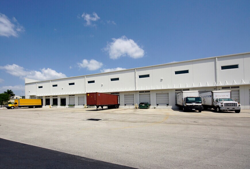 More Photos Of 10800 NW 106th St, Miami Warehouse For Lease