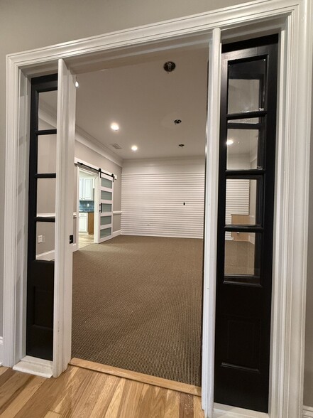 More Photos Of 4913 Summer Oak Dr, Buford Light Manufacturing For Lease