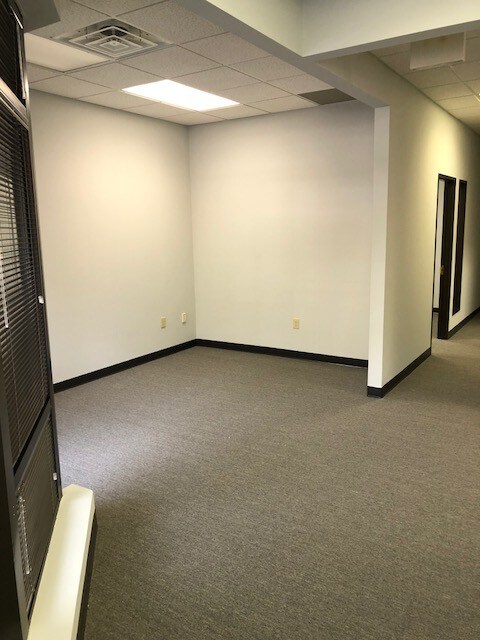More Photos Of 6817 Falls of Neuse Rd, Raleigh Office For Lease
