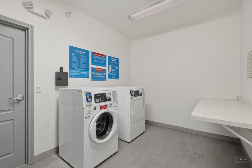 More Photos Of 334 Caroline St, Orange Hotel For Sale
