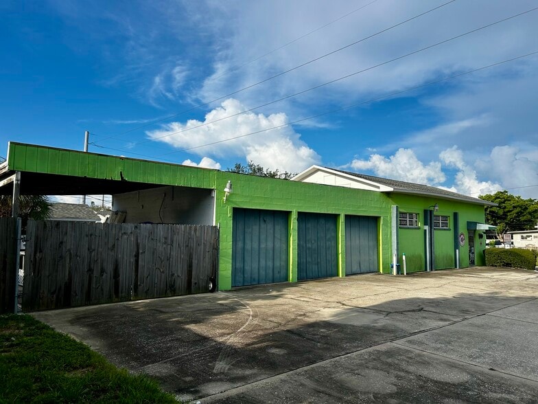 More Photos Of 1739 28th St N, Saint Petersburg Light Manufacturing For Sale