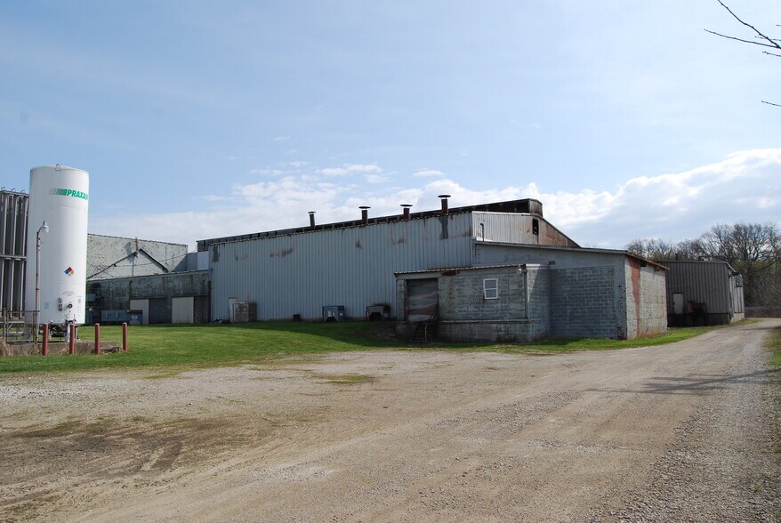 More Photos Of 400 S Gray St, Albany Manufacturing For Sale