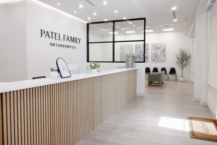More Photos Of 5125 Peek Rd, Katy Storefront For Lease