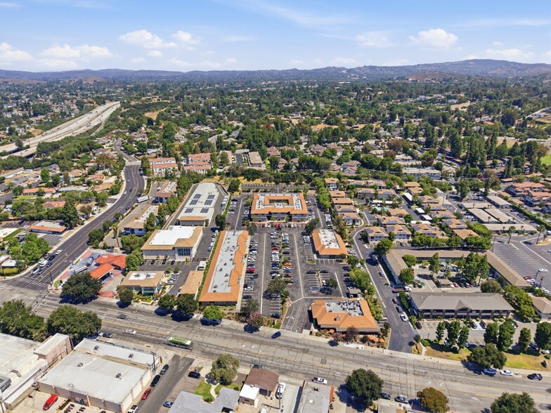 More Photos Of 1321-1345 E Thousand Oaks Blvd, Thousand Oaks Unknown For Lease
