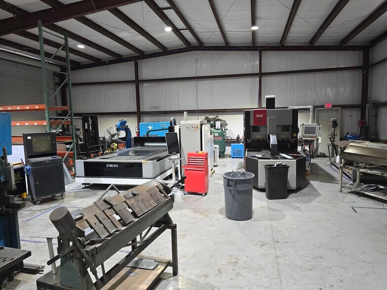 More Photos Of 750 Cowboy Way, LaBelle Industrial For Lease