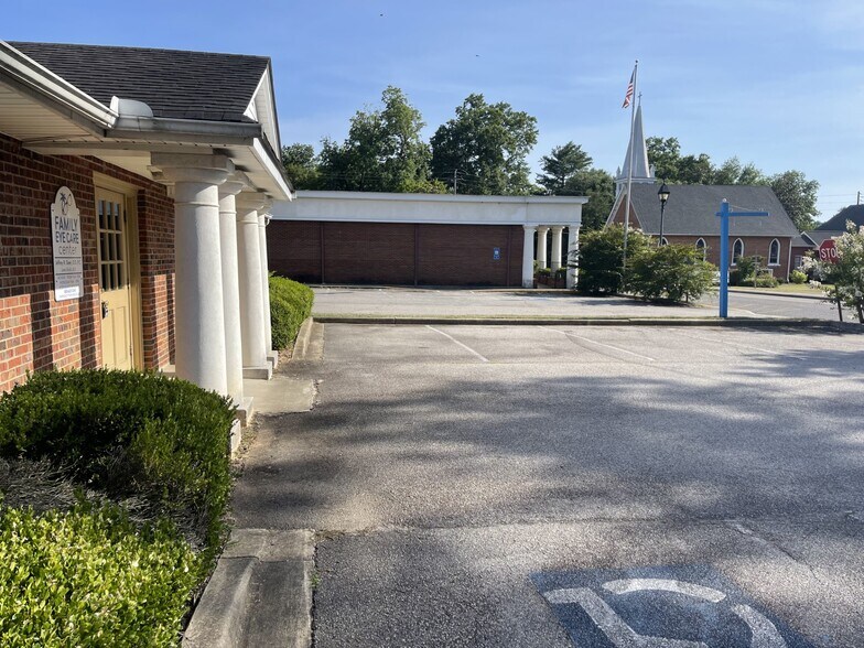 More Photos Of 321 Bacon St, Edgefield Medical For Sale