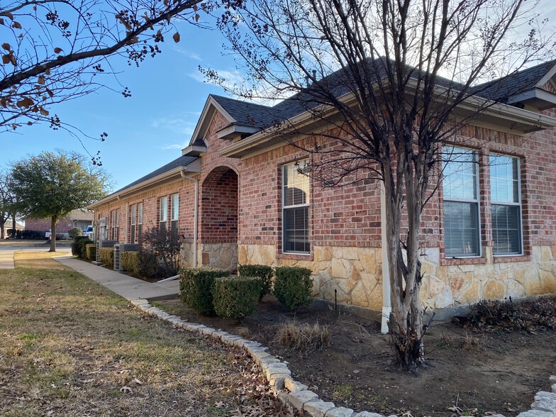 More Photos Of 1206 Bent Oaks Ct, Denton Medical For Lease