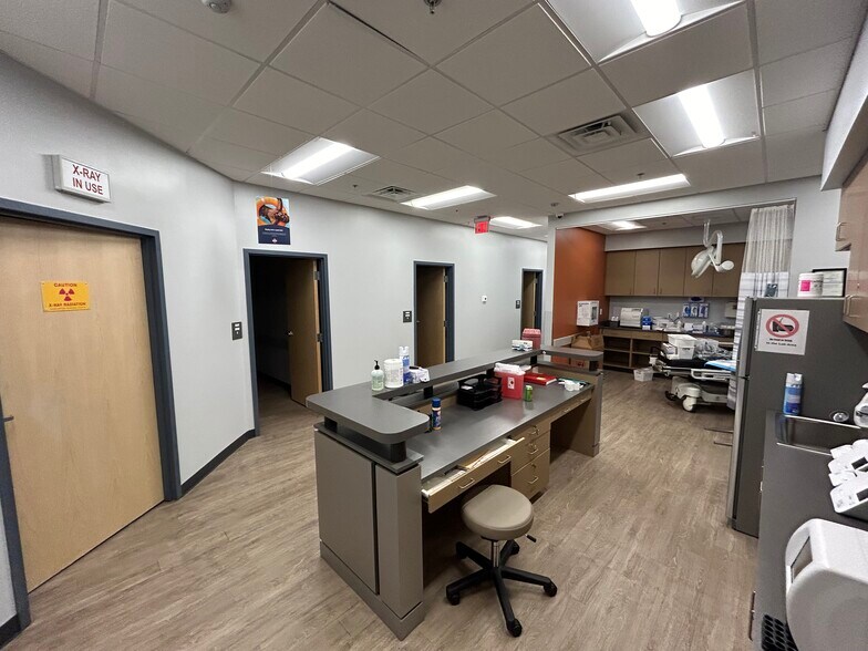 More Photos Of 1896 Main St, Madison Storefront Retail Office For Lease