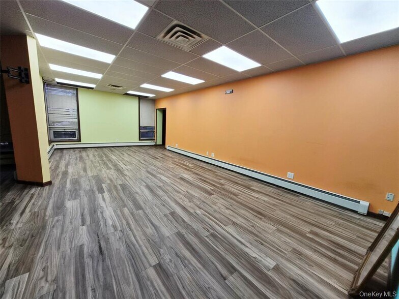 More Photos Of 121 W Oak St, Amityville Office For Sale