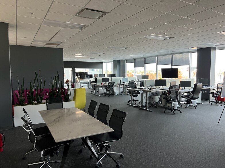 More Photos Of 2100 W Pleasant Grove Blvd, Pleasant Grove Office For Lease