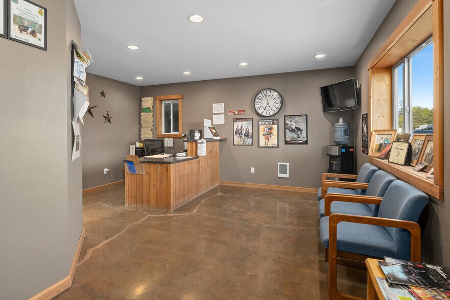 More Photos Of 303 N Wenas St, Ellensburg Service For Lease