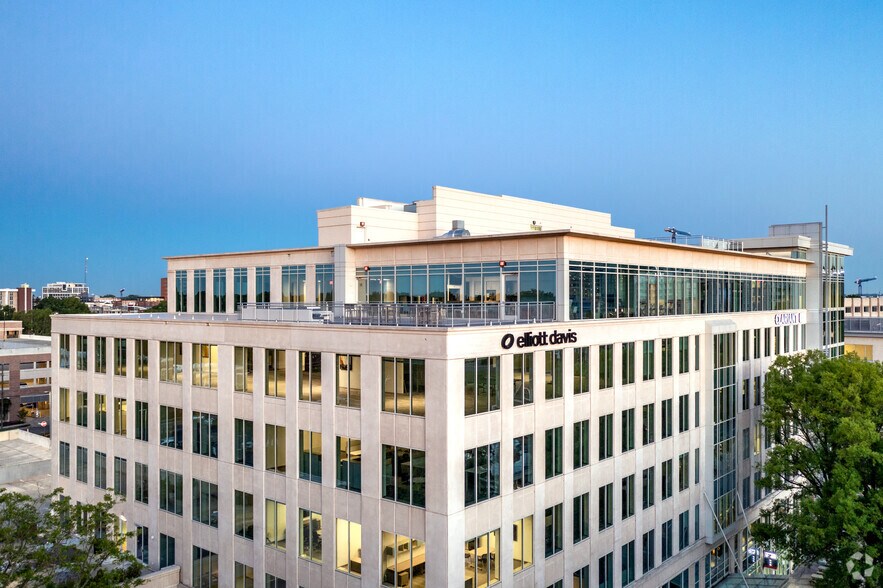 More Photos Of 500 E Morehead St, Charlotte Office For Lease